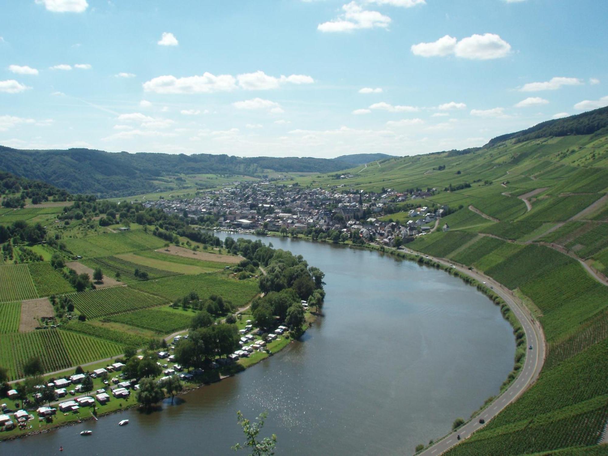 Comfortable Apartment In Ediger Eller Eifel Sankt Aldegund Exterior photo