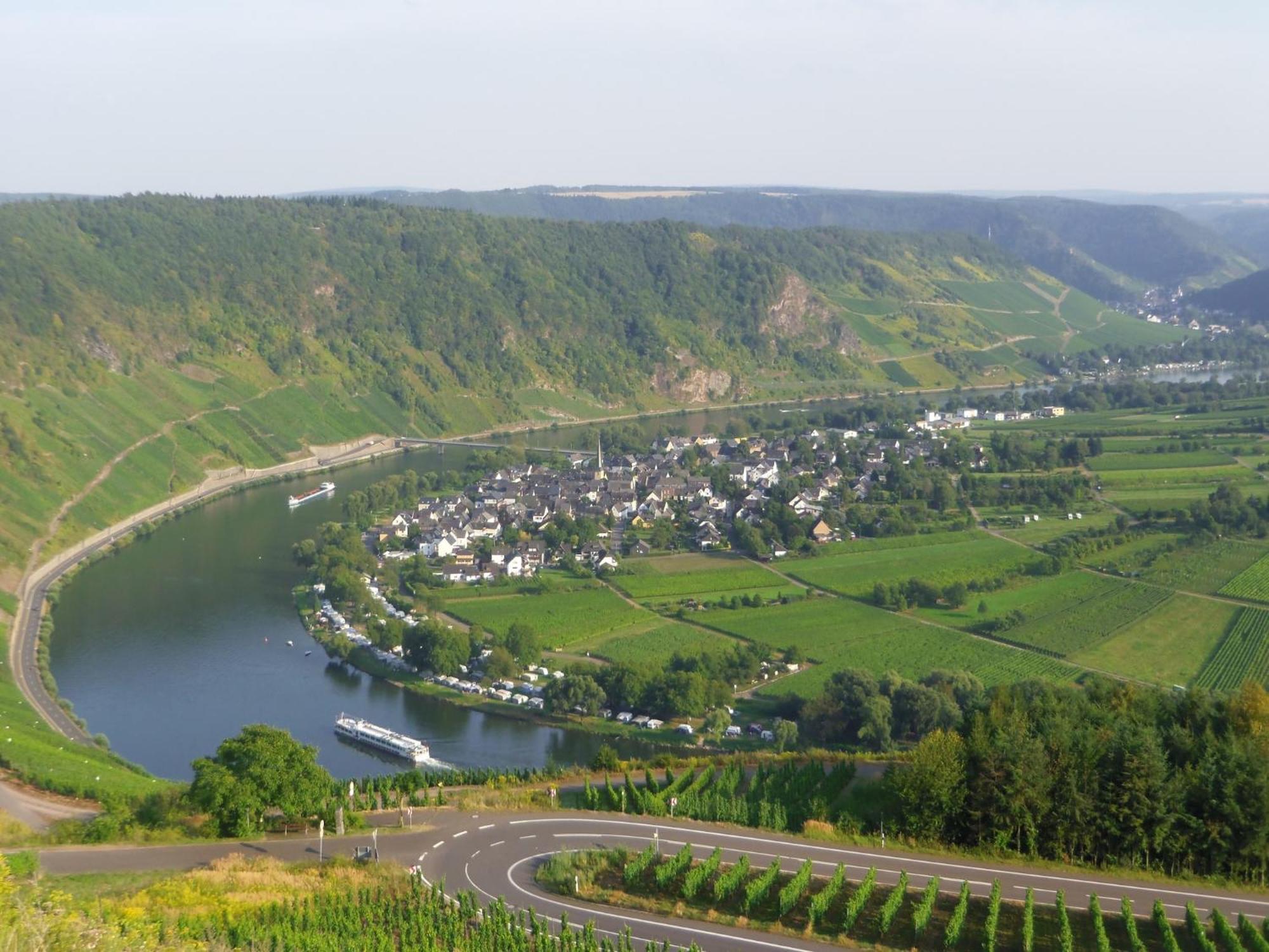 Comfortable Apartment In Ediger Eller Eifel Sankt Aldegund Exterior photo